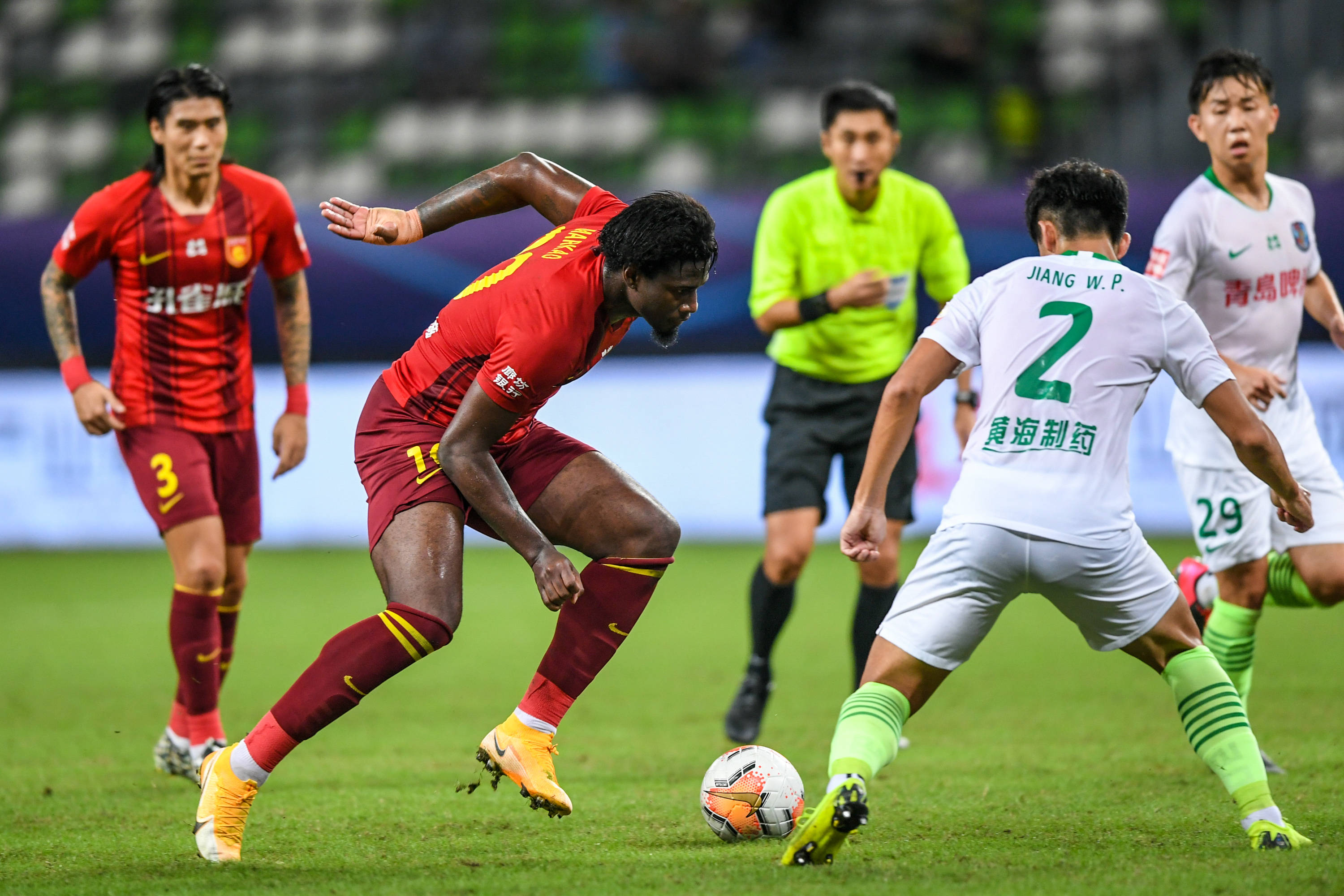 欧洲多家媒体批评莱万飞点：他罚出西甲史上最糟糕的点球之一